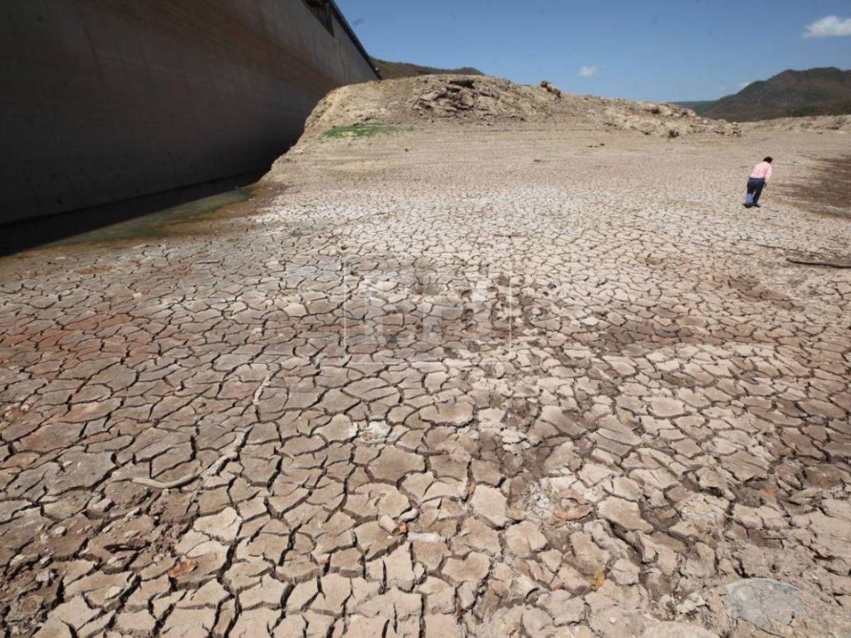 Impactantes imágenes de represa La Concepción; es cuestión de horas para que llegue a su nivel crítico