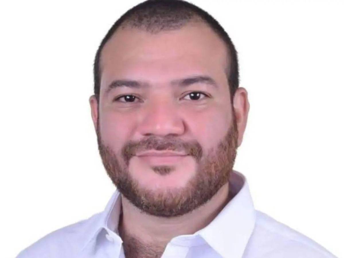 ¿Quién es Carlos Llopis, militante de Libre que encerró a dos comunicadores en Puerto Cortés?