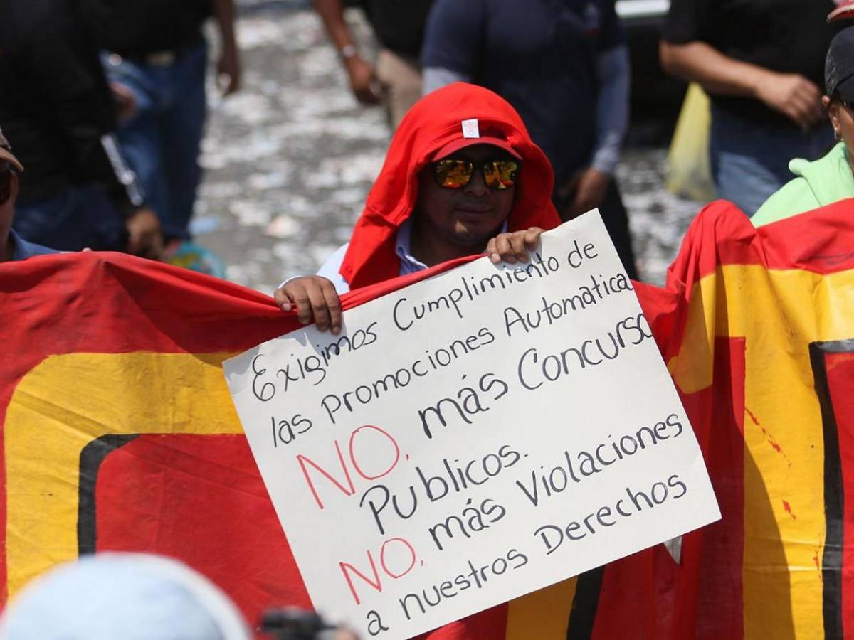 Las pancartas de exigencias y promesas incumplidas en marcha del Día del Trabajador