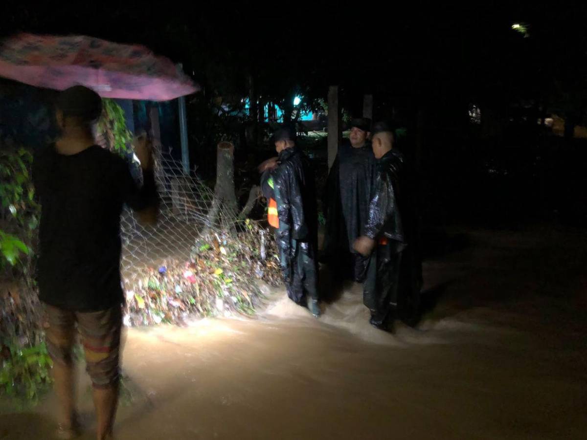 Fuertes lluvias dejan inundaciones y decenas de evacuados en Quimistán, Santa Bárbara
