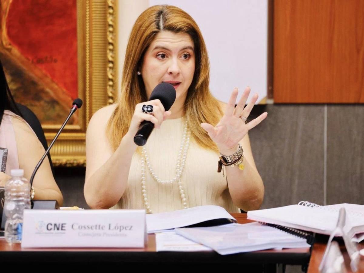 Con resguardo, llegan a declarar Cossette López y Ana Paola Hall al Congreso ante la comisión Con resguardo, llegan a declarar Cossette López y Ana Paola Hall al Congreso ante la comisión