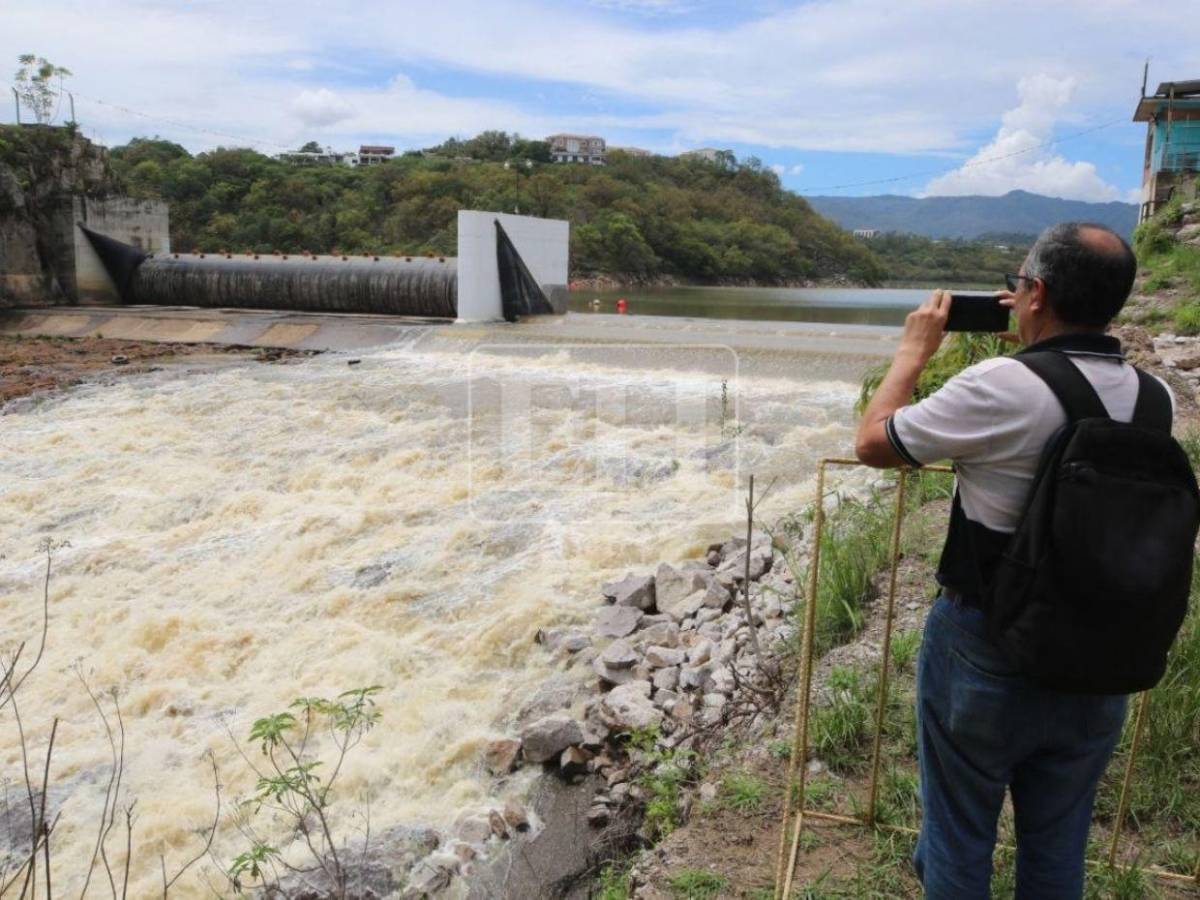 Los Laureles sube al límite con lluvias y La Concepción sigue en 35%: prueban trasvase