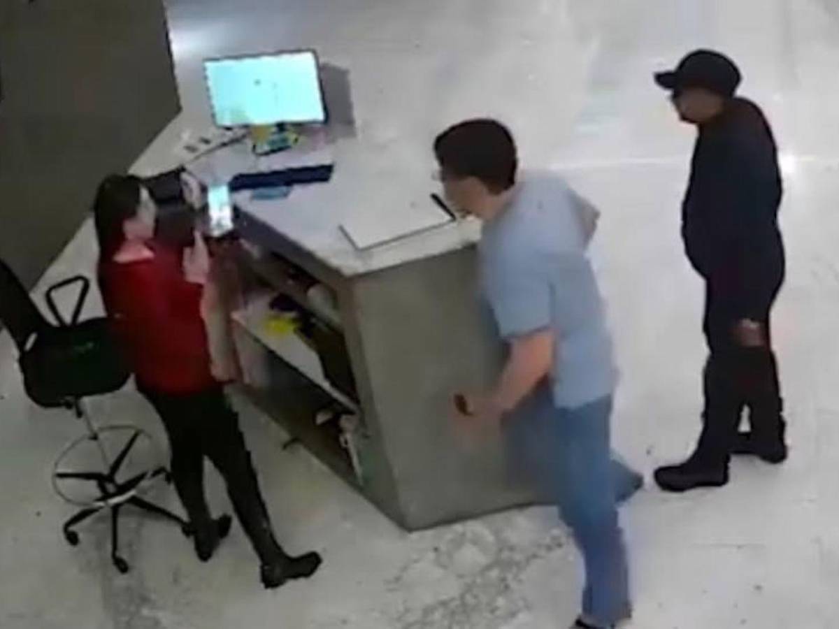 La pateó por no entregar un pedido: Jorge Octavio Cortés, empresario acusado de agredir a recepcionista