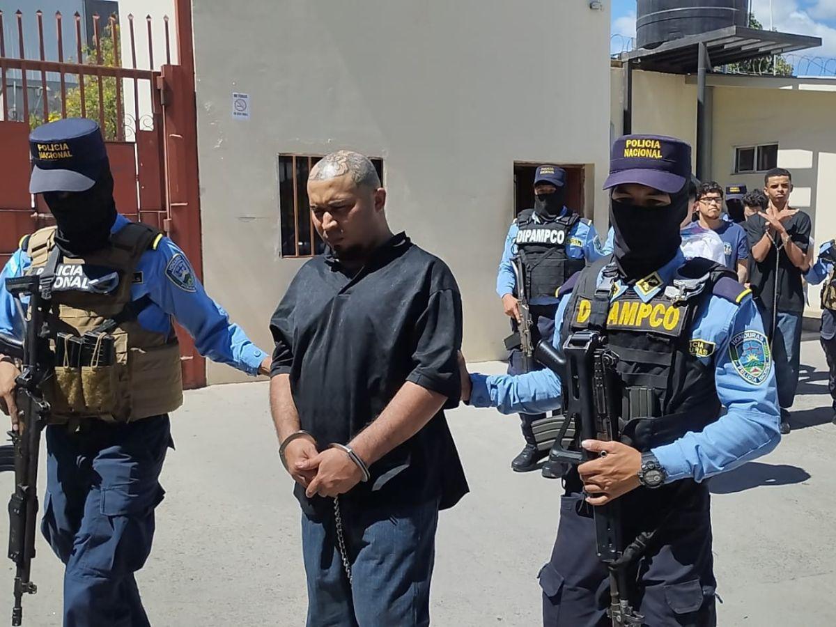 Con armas, droga y chalecos falsos: así cayeron ocho  miembros de la Pandilla 18