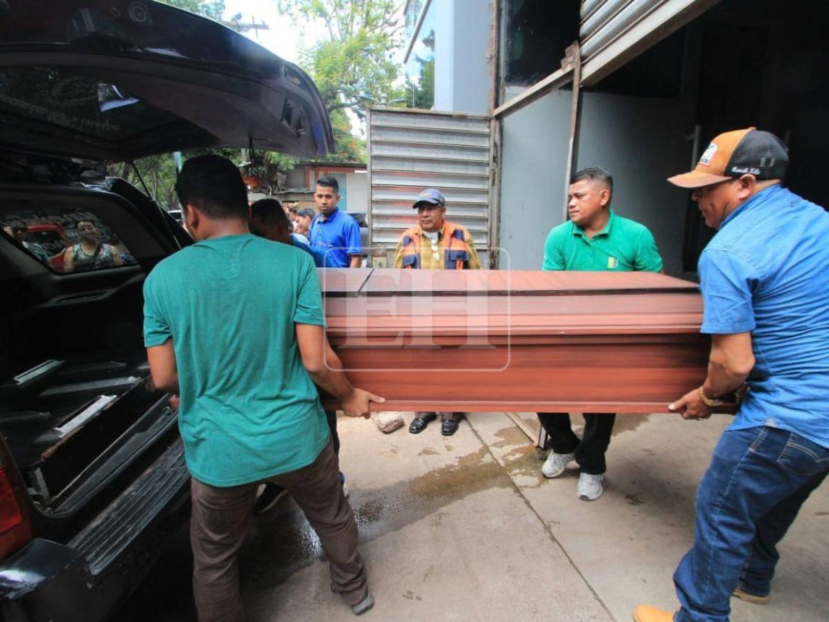 Entre dolor y llanto retiran el cuerpo de Kevin Cruz, joven que mataron en Comayagüela