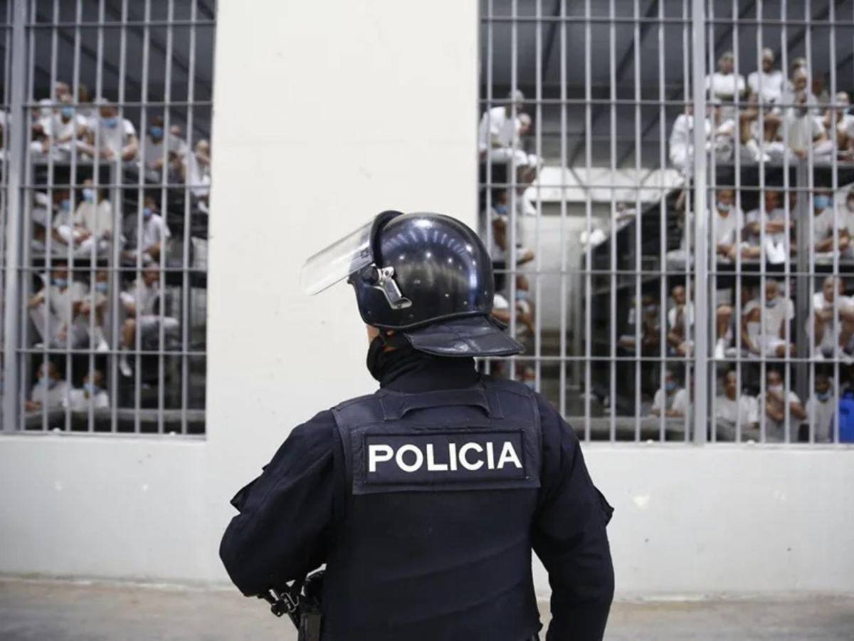 ¿Bukele liberará antes de tiempo a la mitad de los presos? Esto dijo