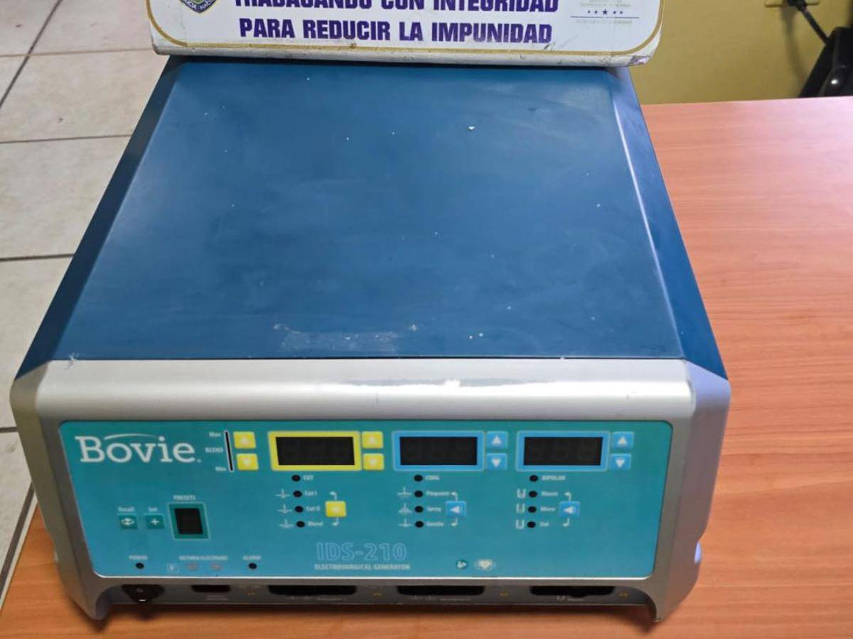 En horas laborales hurtó equipo médico de un hospital público: capturan a anestesiólogo