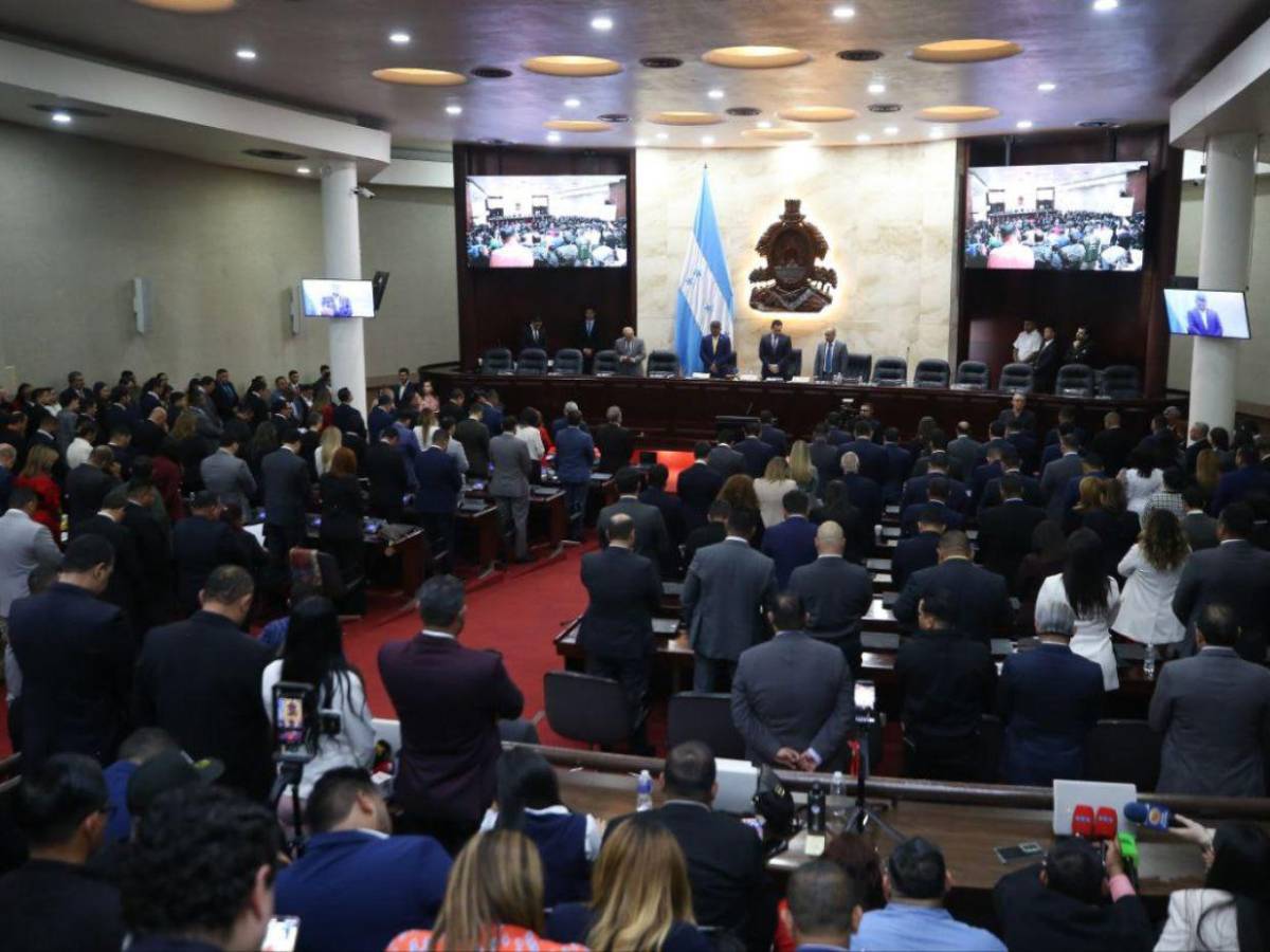 Quedan juramentados los 128 diputados propietarios y suplentes del Congreso Nacional