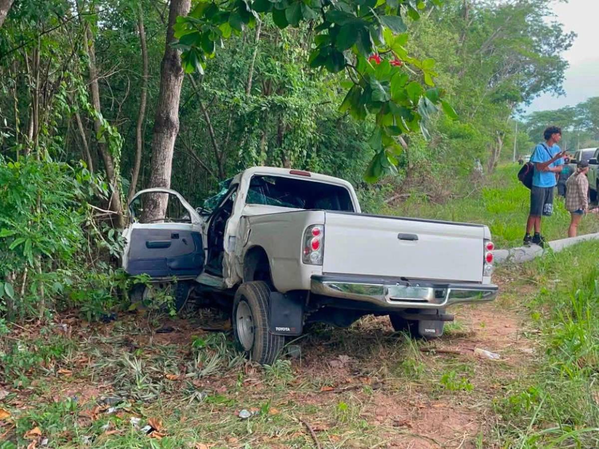 FOTOS: Cuerpos sin vida atrapados y personas heridas deja fatal accidente en Yoro