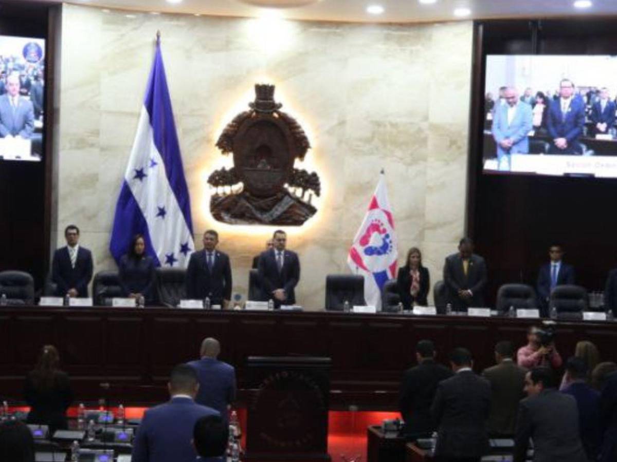 Entre expectativas y una agenda cargada: así avanza la sesión en el Congreso Nacional