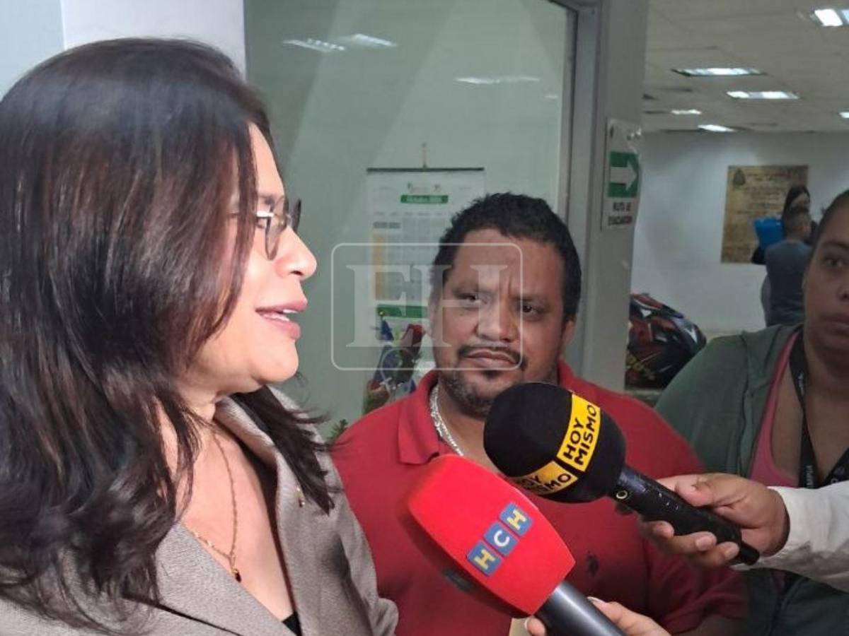 Es inocente: Rixi Moncada defiende a Melvin Cevallos en su audiencia inicial