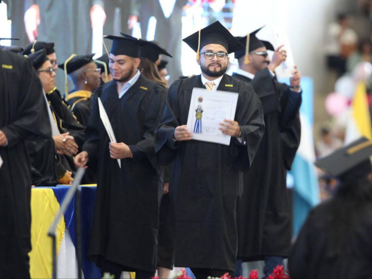 La UNAH celebra graduaciones de nuevos profesionales para Honduras