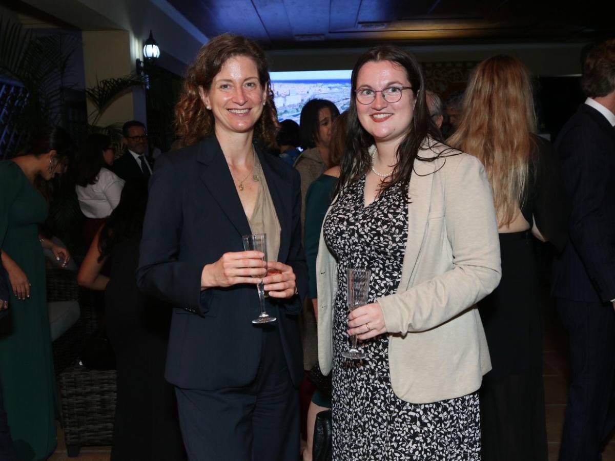 Brindan por la Fiesta Nacional de España en fina recepción en Honduras