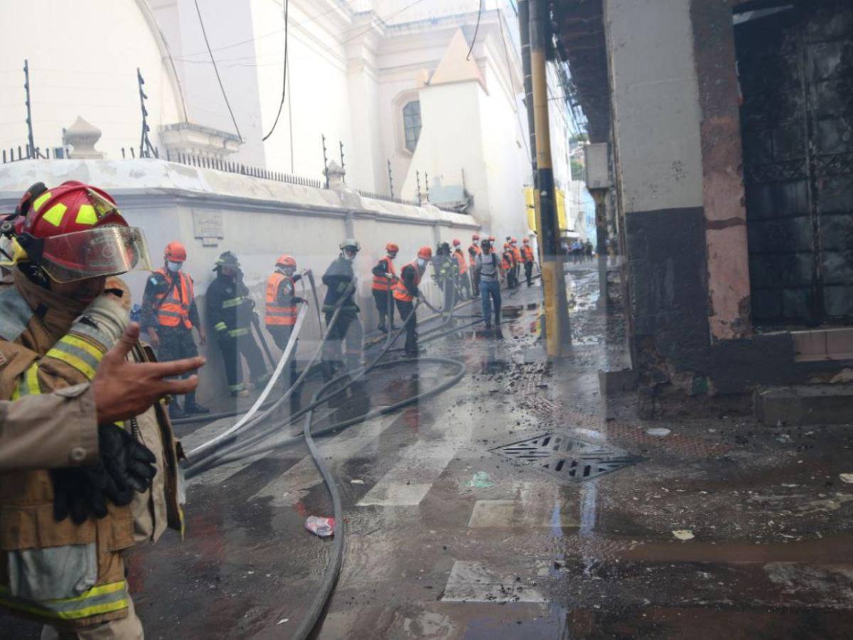 Más de 60 años de historia consumidos en 3 horas: así lucía el popular Chinda Díaz