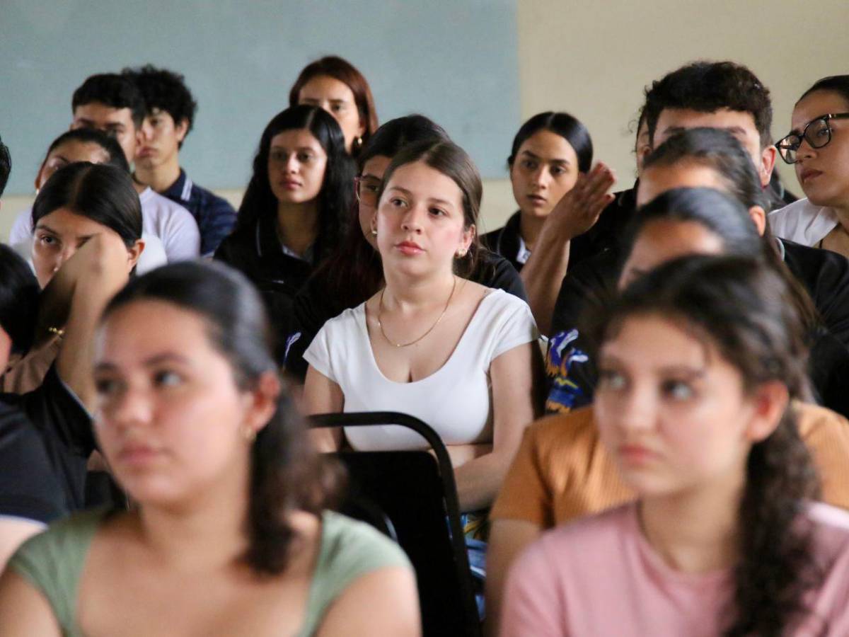 Poetas de Latinoamérica y Europa unifican voces e idiomas en Los Confines 2026