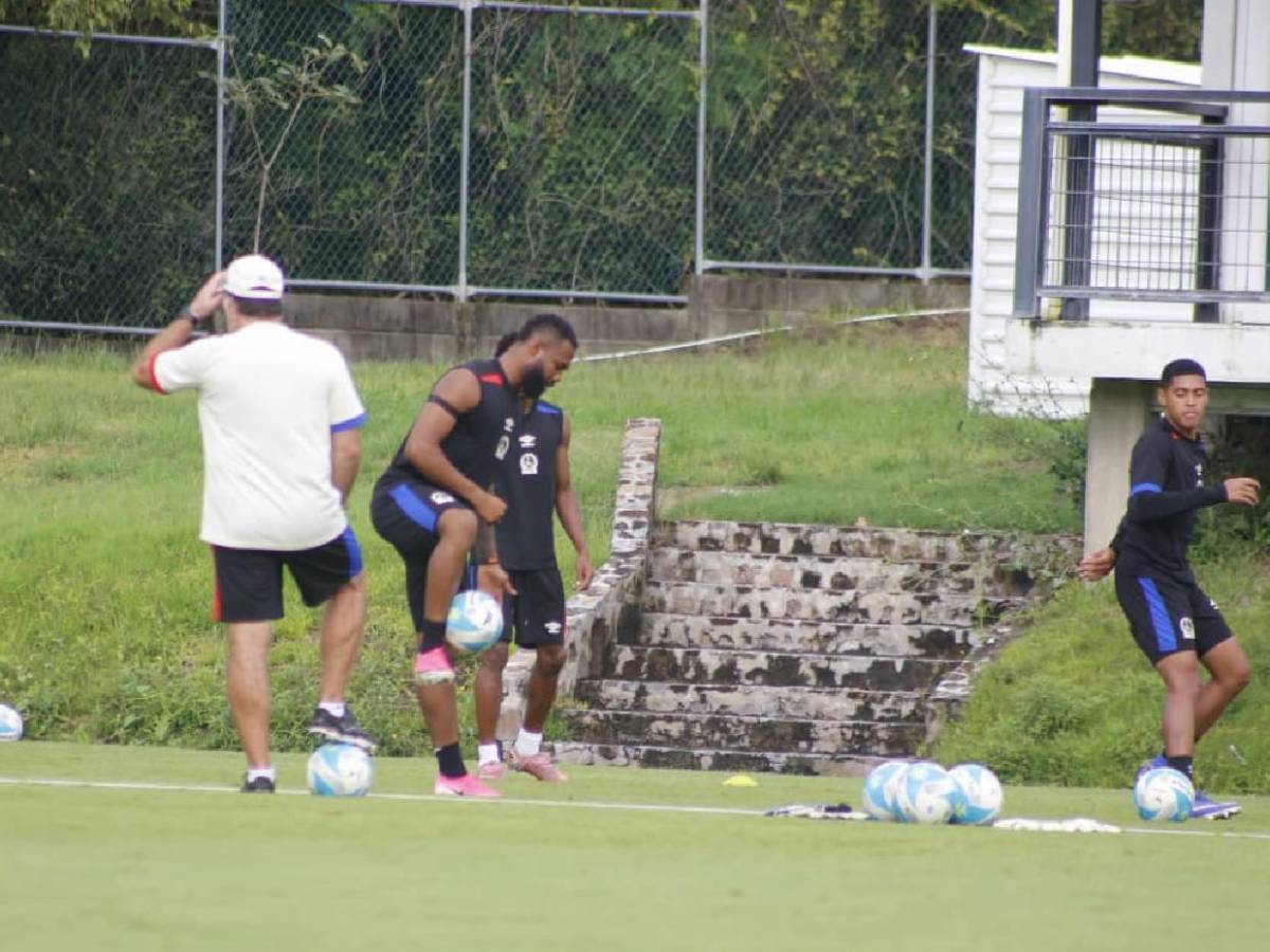 Espinel sorprende, reemplazo de Menjívar y el nuevo fichaje del Olimpia captado en pleno entreno