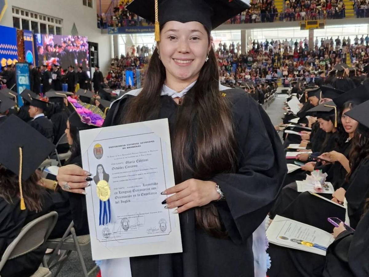 ¡Un sueño cumplido! Más de 1,500 graduados recibieron con orgullo su título en la UNAH