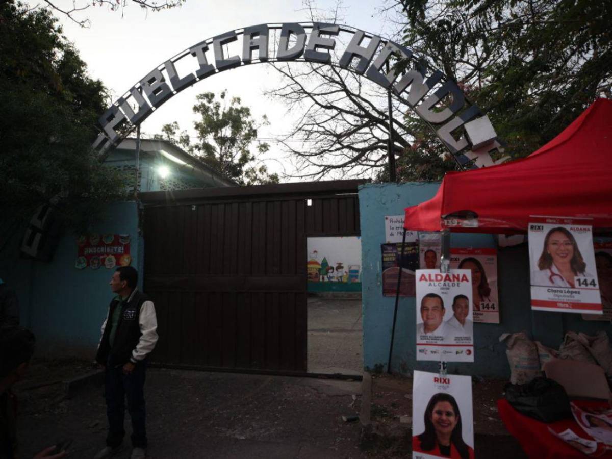 Con urnas aún cerradas y banderillazo arrancan las votaciones en elecciones primarias en Honduras