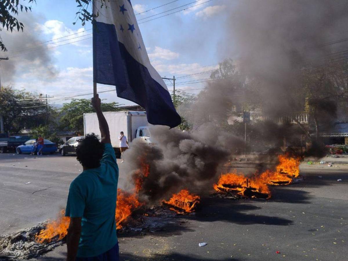 Protestas en Las Brisas: votantes exigen urnas y claman por su derecho al voto