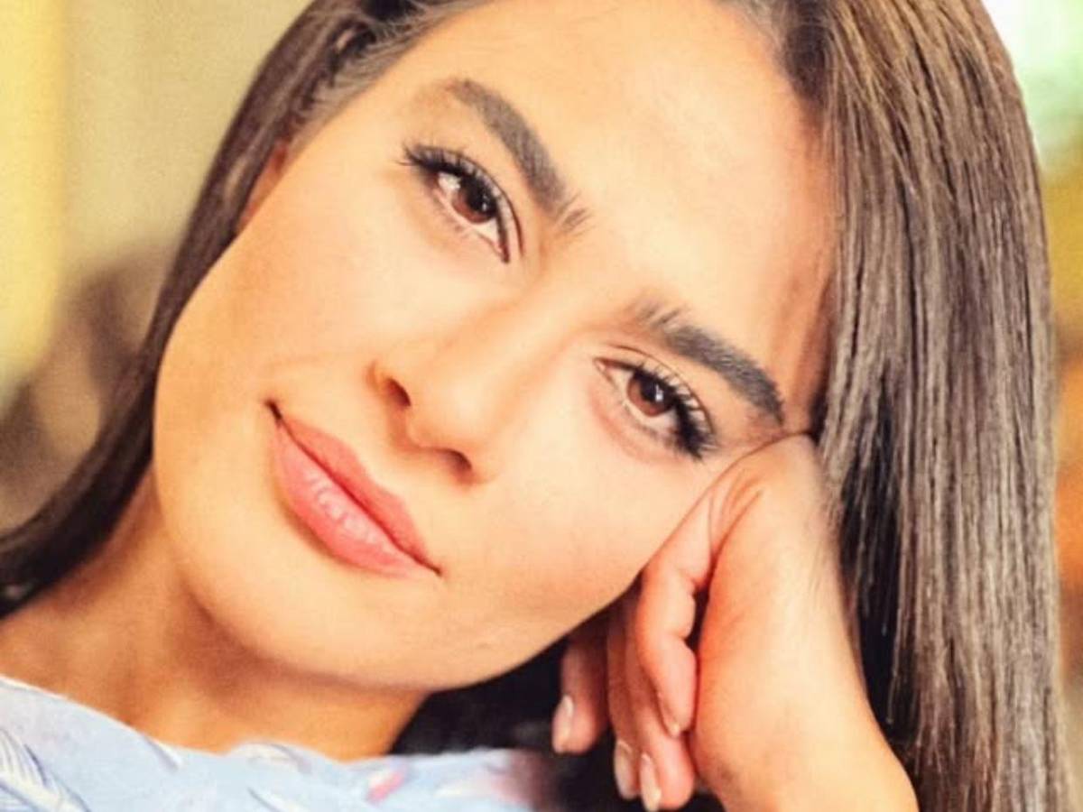 Hiva Seyfizadeh, cantante iraní condenada a 4 años de prisión por cantar ante hombres