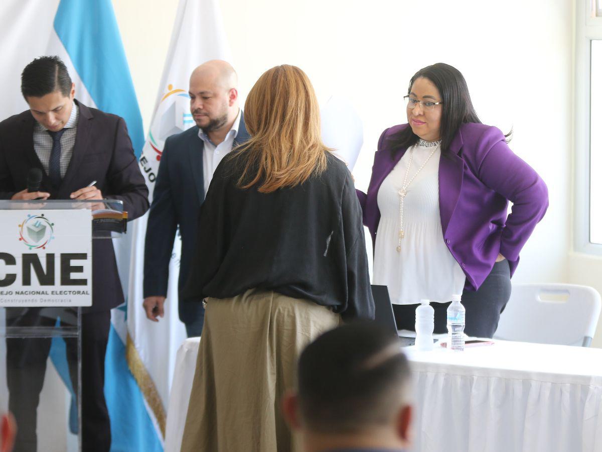 El proceso debe sobrevivir: Cossette, única consejera presente en recepción de ofertas de empresas auditoras