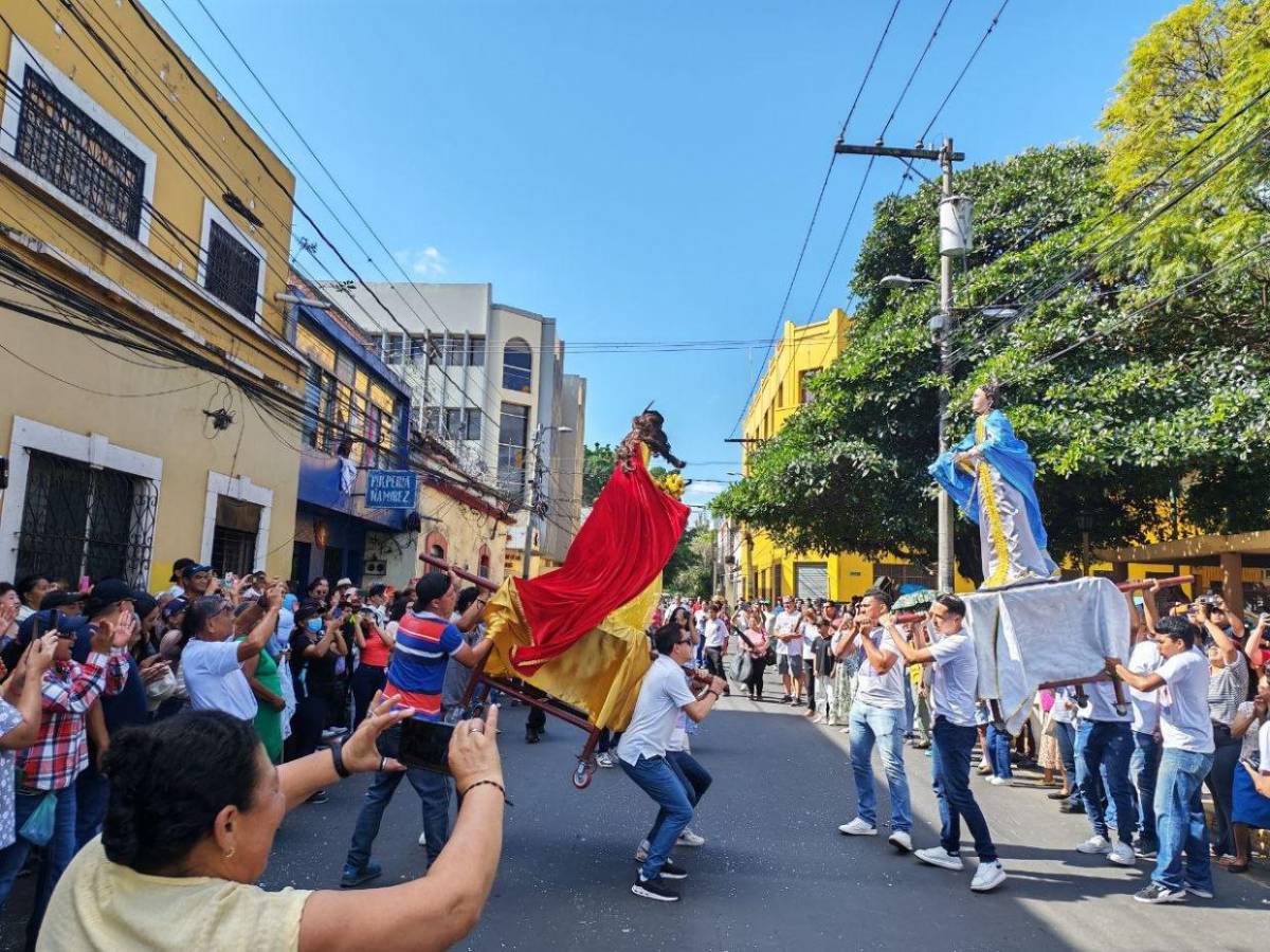 Carreritas de San Juan llenan de júbilo el Domingo de Resurrección en Comayagüela