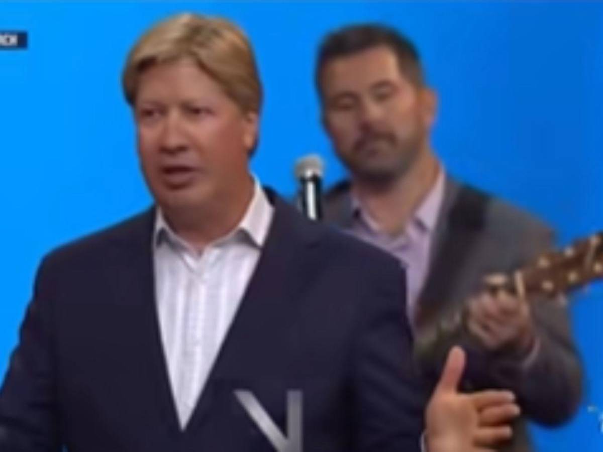 La caída del pastor Robert Morris: fundador de megaiglesia y exasesor de Trump, condenado por abuso sexual