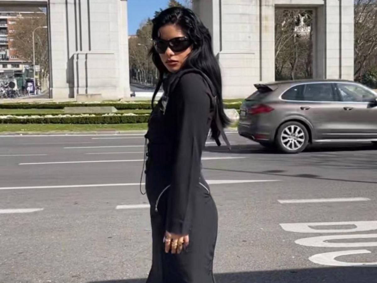 ¿Quién es la modelo que aparece en el video de la canción Un vals de Nodal?