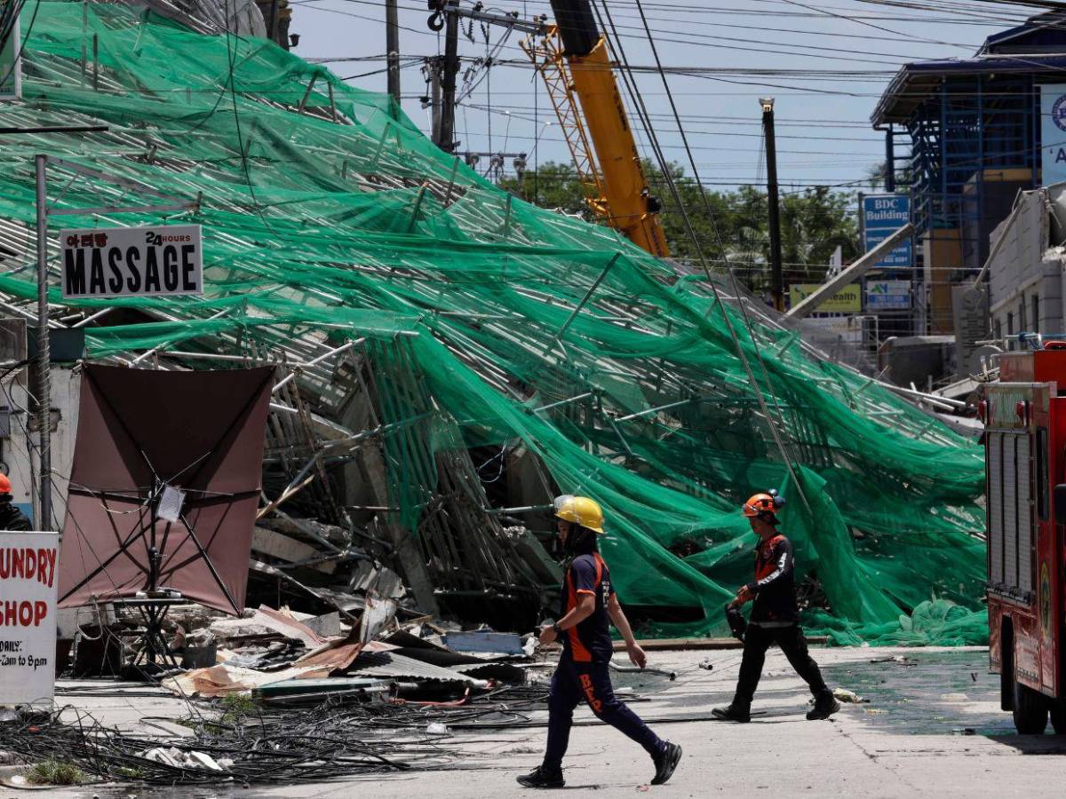 Colapso de edificio en Filipinas deja 30 desaparecidos y una carrera contra el tiempo
