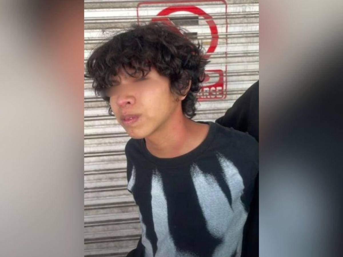 Osmer, estudiante de 15 años que mató a dos maestras con rifle de asalto en Michoacán