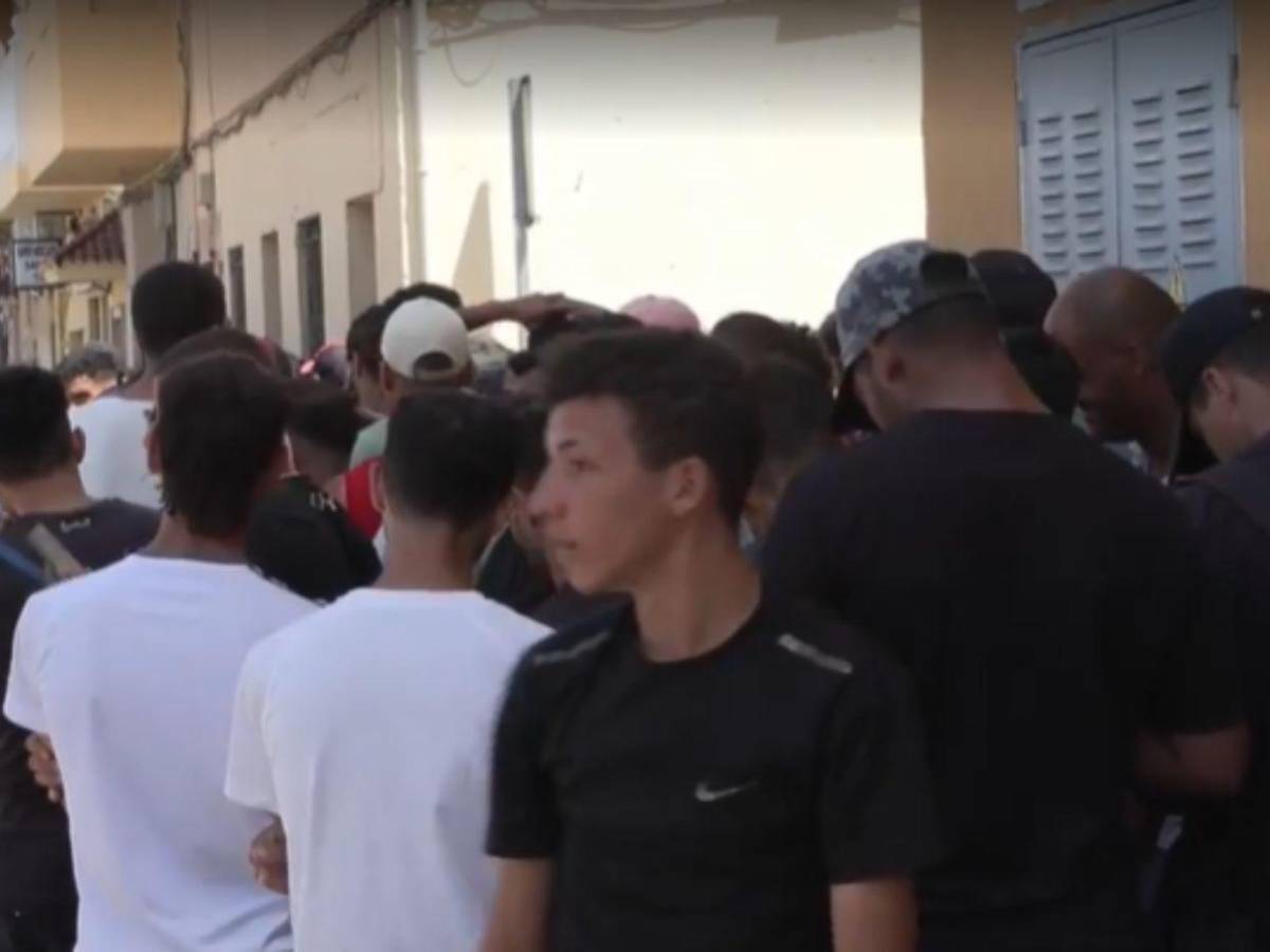 Estamos agotados: Sabah, la mujer que ofrece comidas en la crisis migratoria de Ceuta