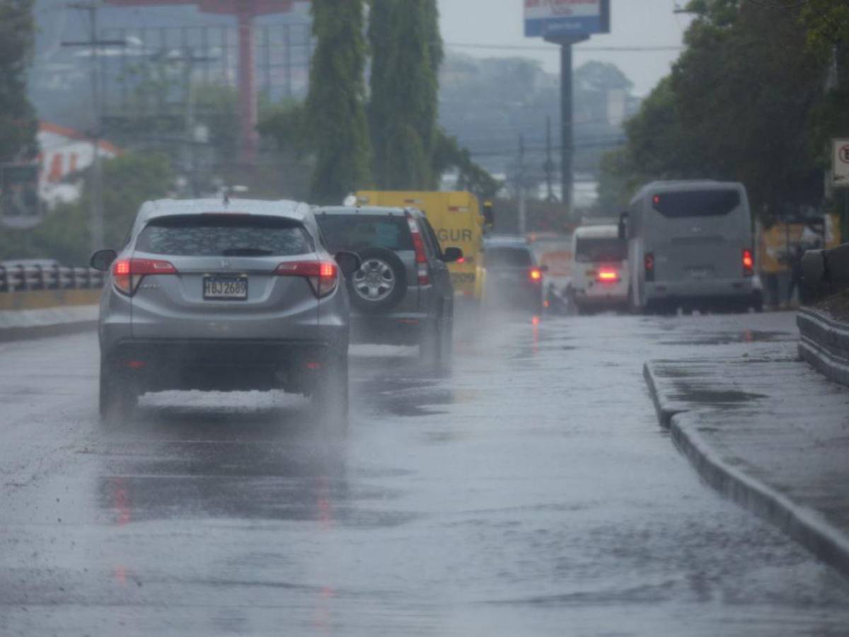 Las imágenes que dejó la tormenta registrada este viernes sobre Tegucigalpa y Comayagüela