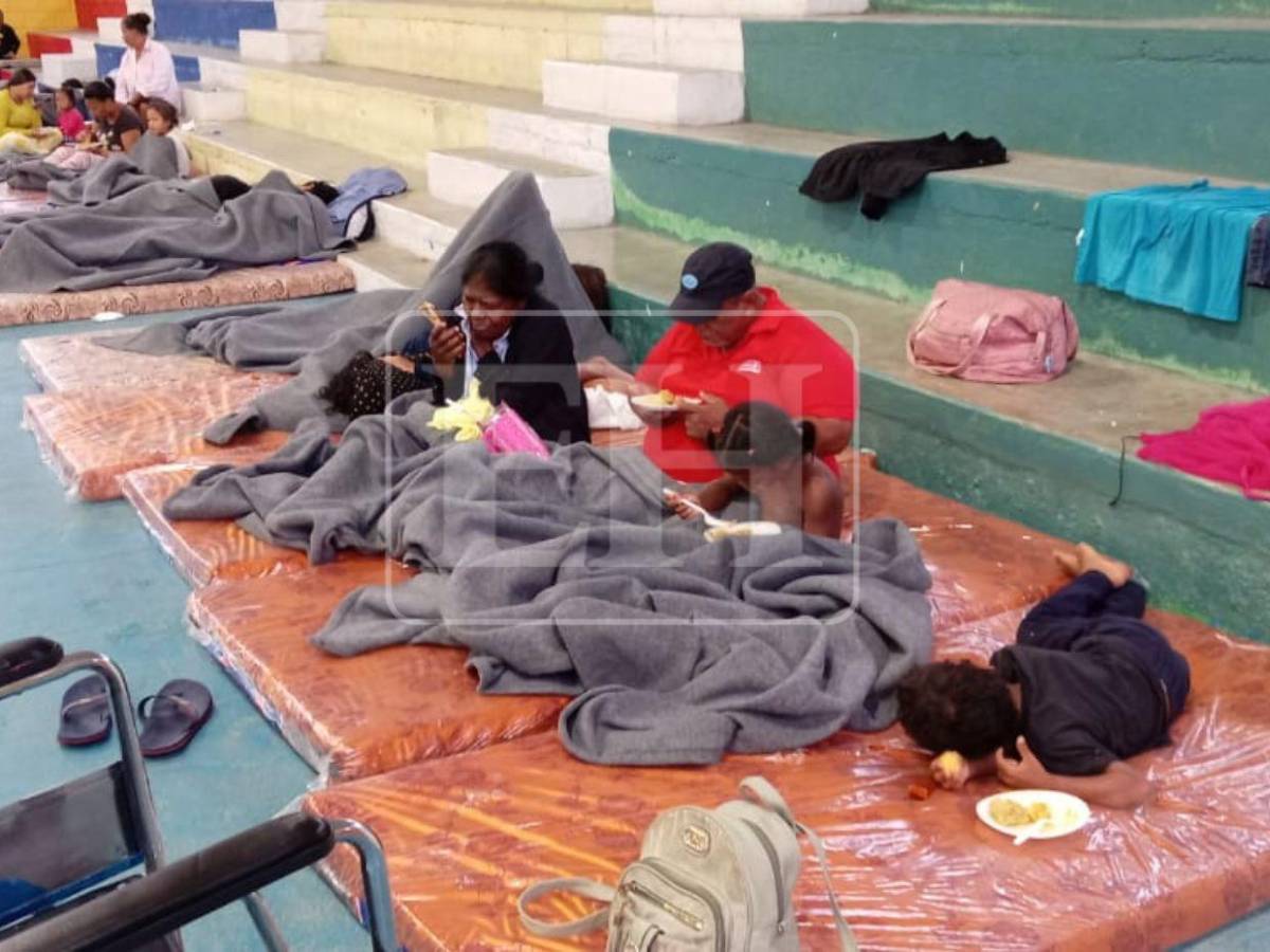 Río Leán se desborda y provoca inundaciones y damnificados en Atlántida