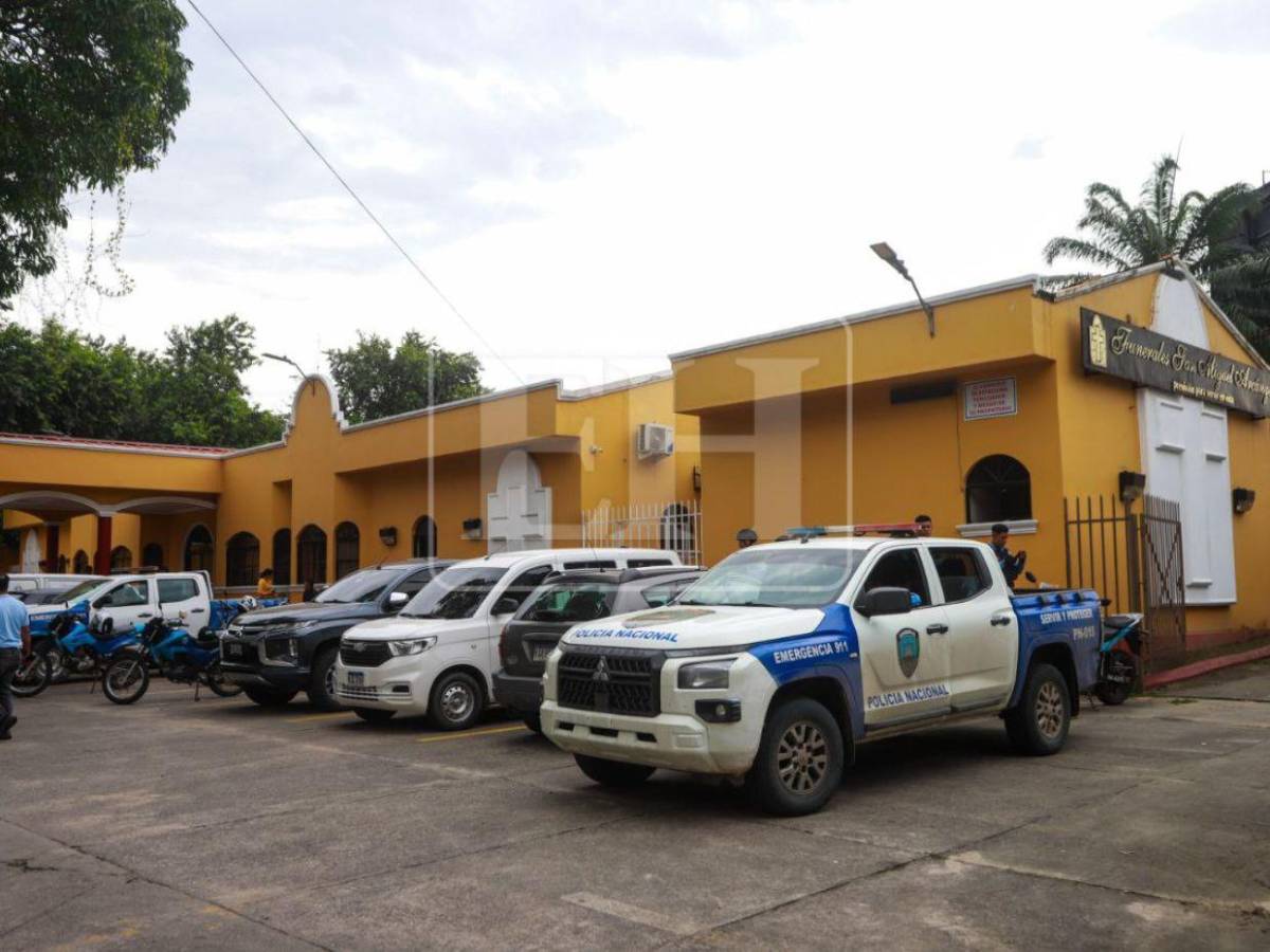 Con dolor y tristeza: Así despiden a los cuatro policías que murieron en Lempira