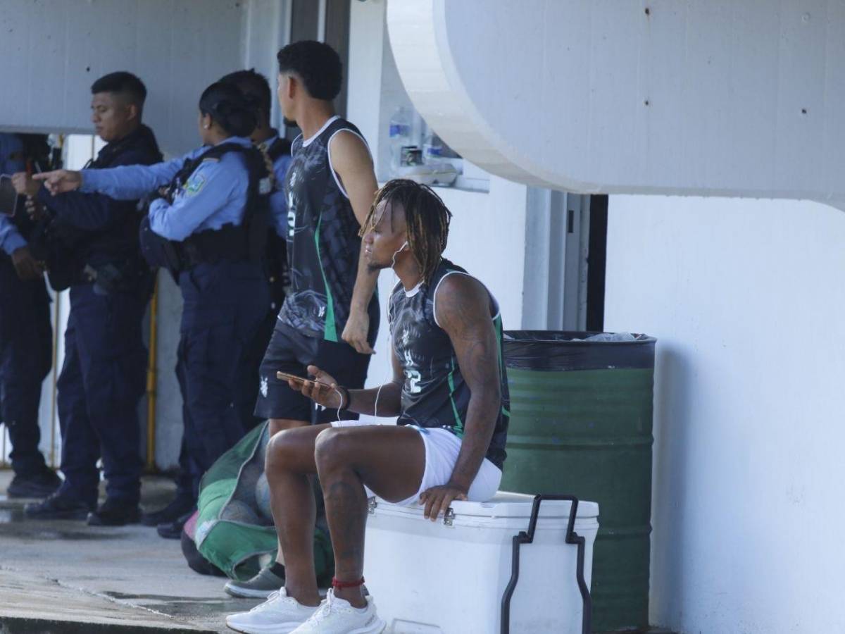 Invasión verde, el error de novato, hermosas chicas y el insólito grito en las gradas