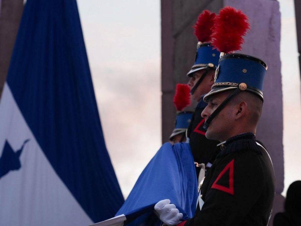 EN FOTOS: Con el acto de izamiento, Honduras conmemora el Día de la Bandera este 1 de septiembre
