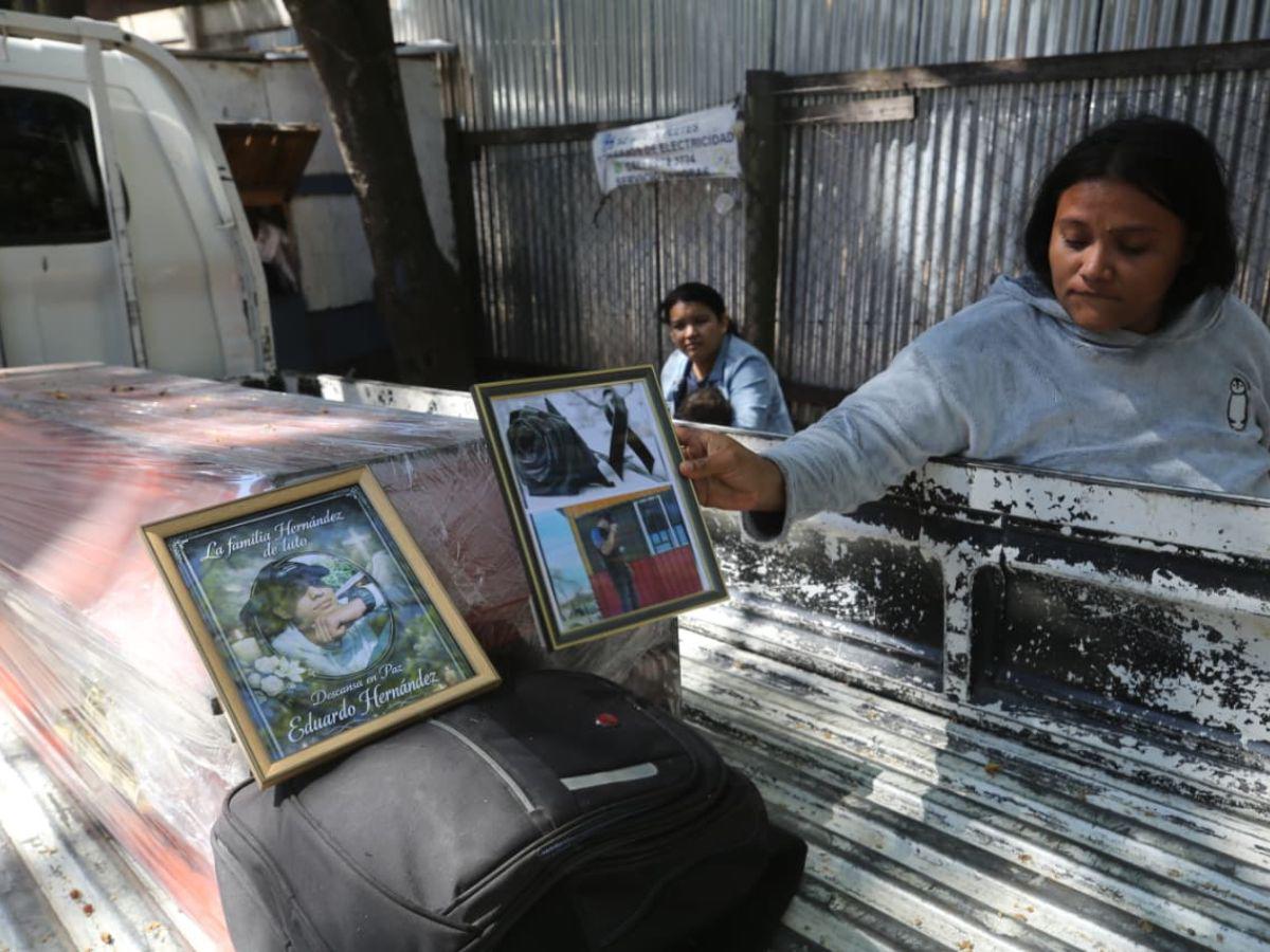 Dos jóvenes comerciantes: retiran los cuerpos de las víctimas del accidente en Talanga