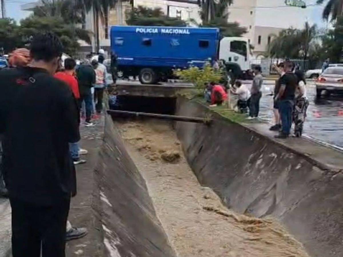 Intentó salvar a menores y fue llevado por la corriente: Kevin Pérez, policía desaparecido en SPS