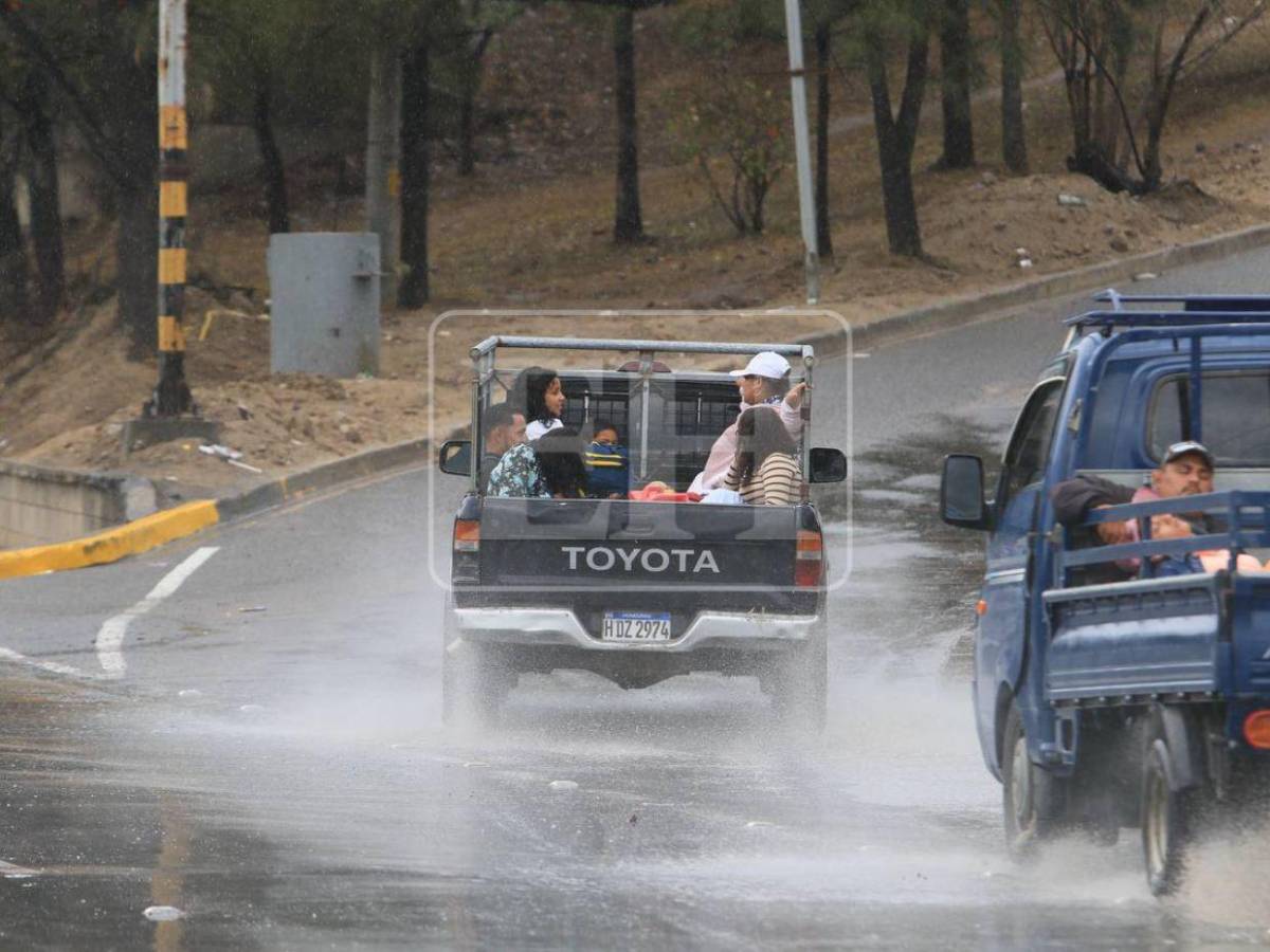 Fuertes lluvias registra la capital en pleno Viernes Santo