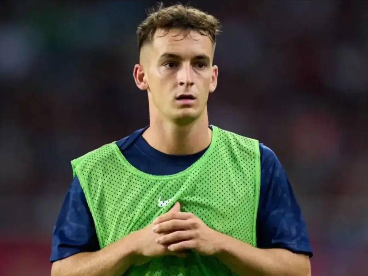 ¡Revolución en el Barcelona! Los fichajes y salidas que ha pedido Hansi Flick