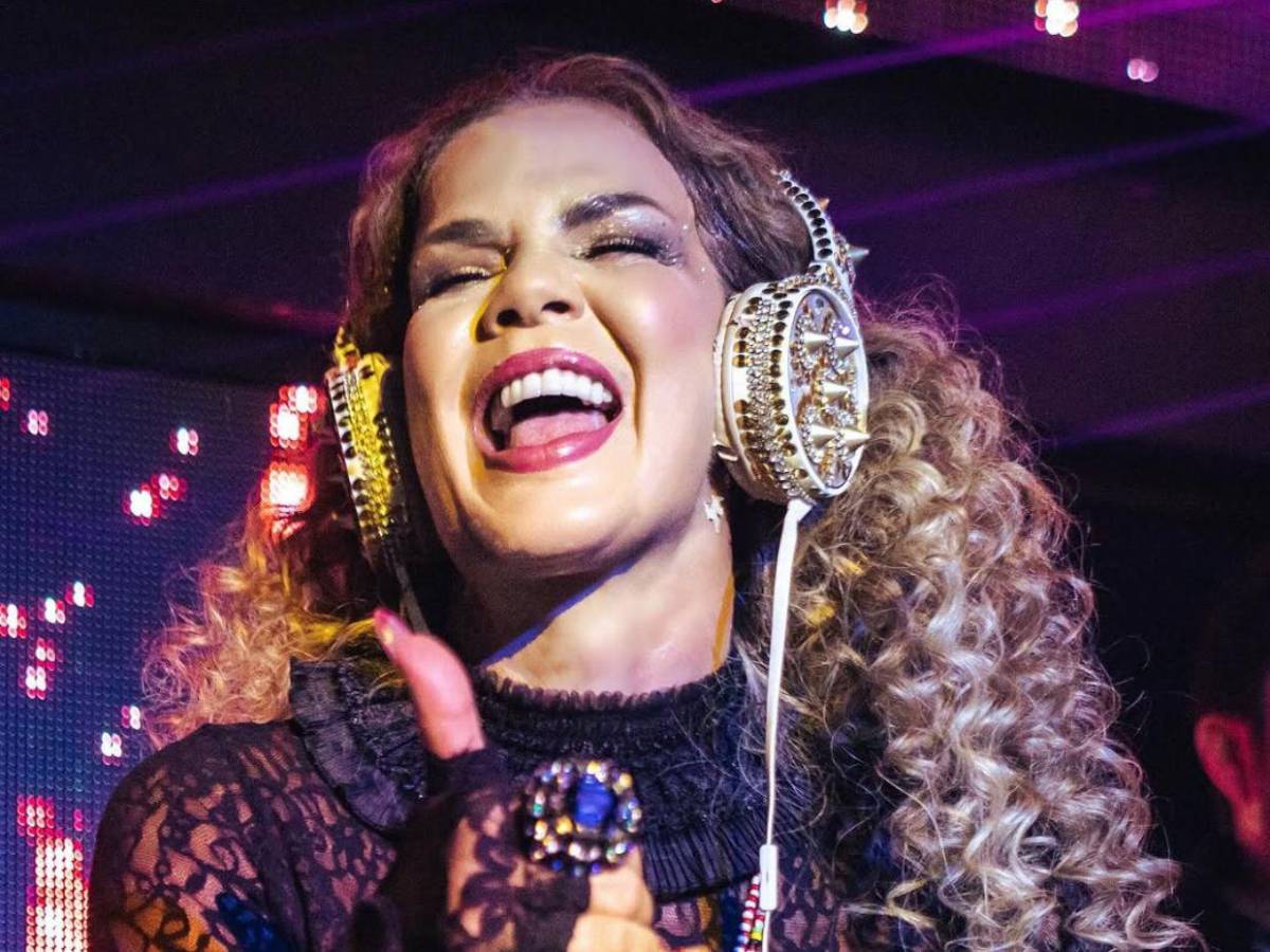 Niurka Marcos sobre su fe: Yo tengo recibidos más de 18 santos en mi casa”