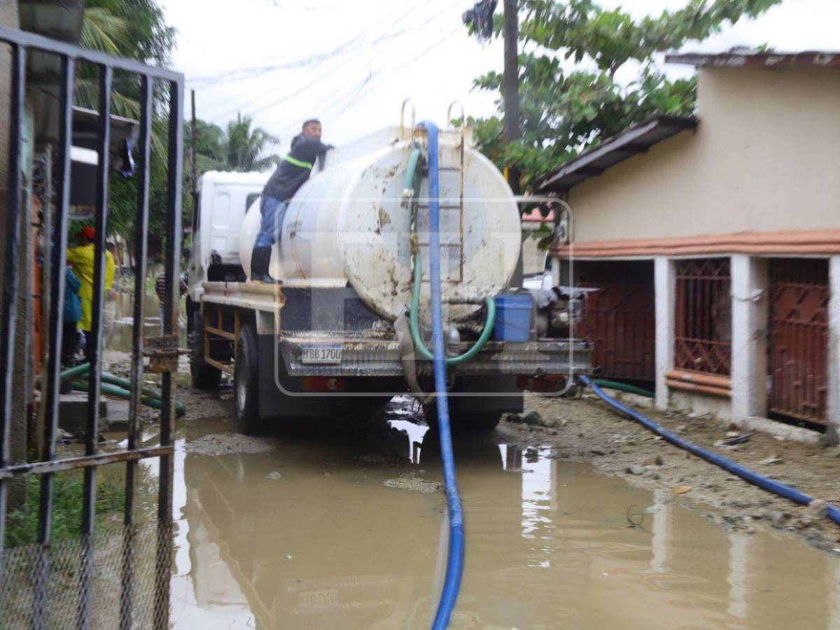 Damnificados e inundaciones en la Flor de Cuba de San Pedro Sula por las lluvias