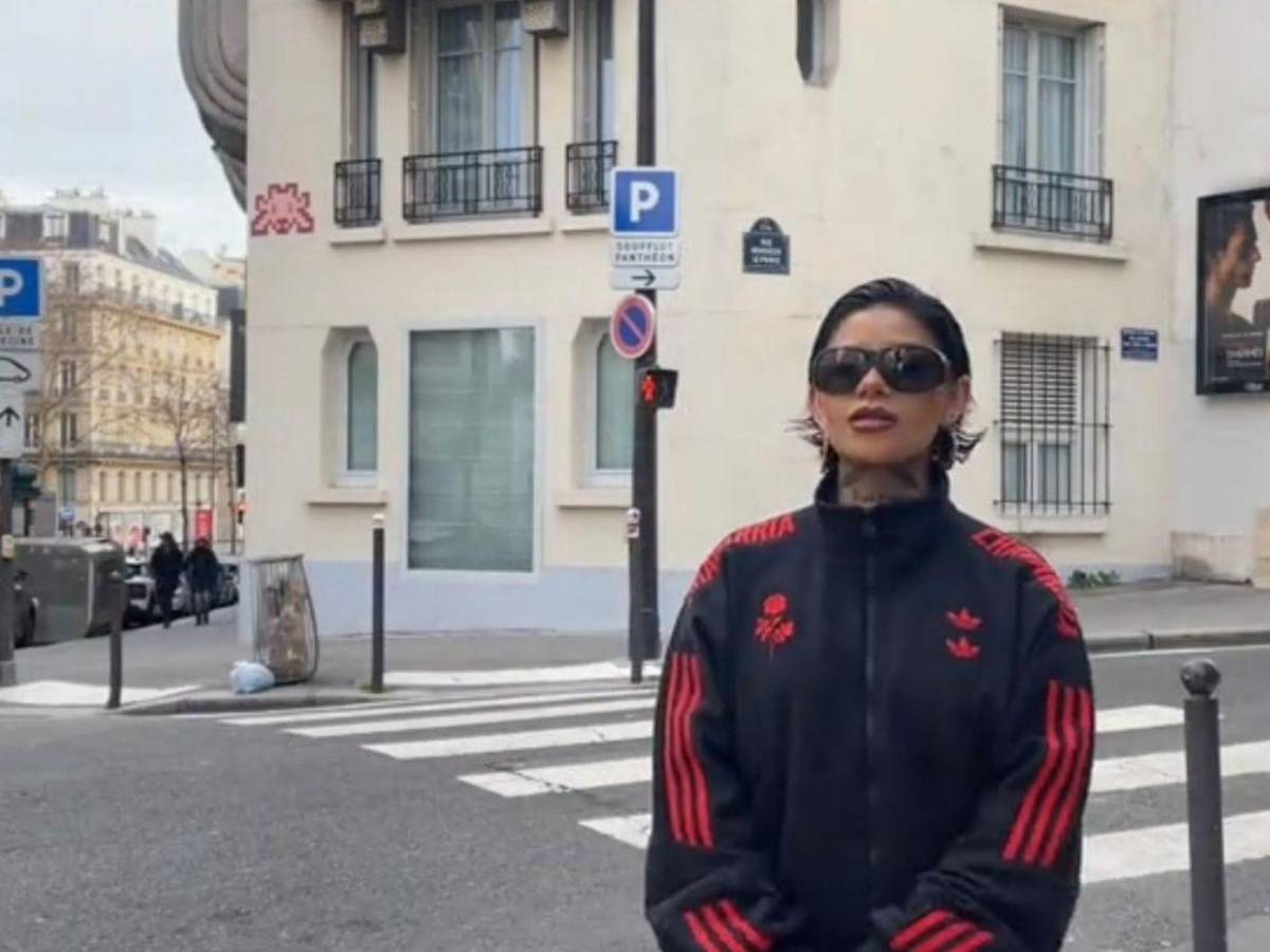 ¿Quién es la modelo que aparece en el video de la canción Un vals de Nodal?