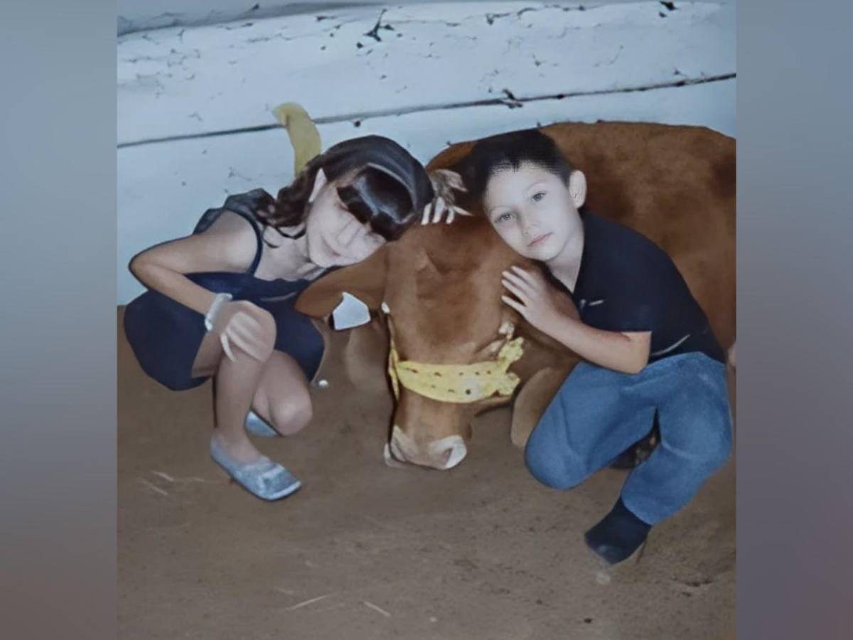 Presunto hermano de Valeria Márquez comparte emotivo altar, tras días de su muerte