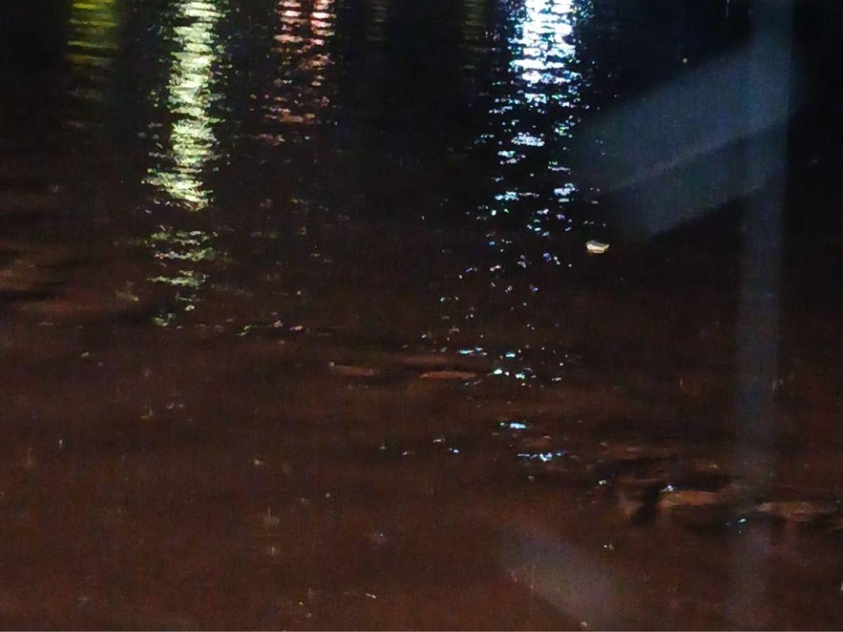 Saturación de suelos, inundaciones y carros varados: alerta verde por 48 horas en el DC tras lluvias