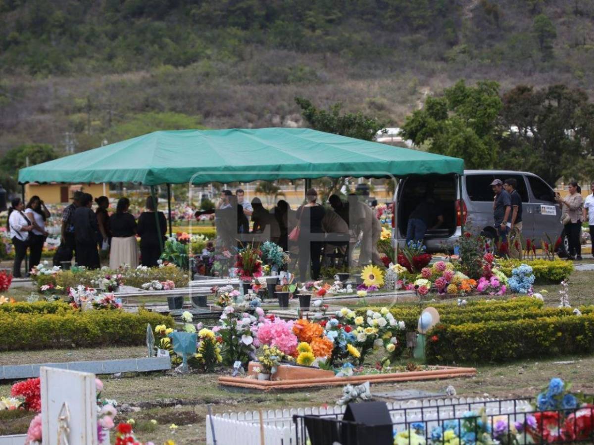 Entre lágrimas despiden a familia que murió en tragedia vial en Quimistán, Santa Bárbara