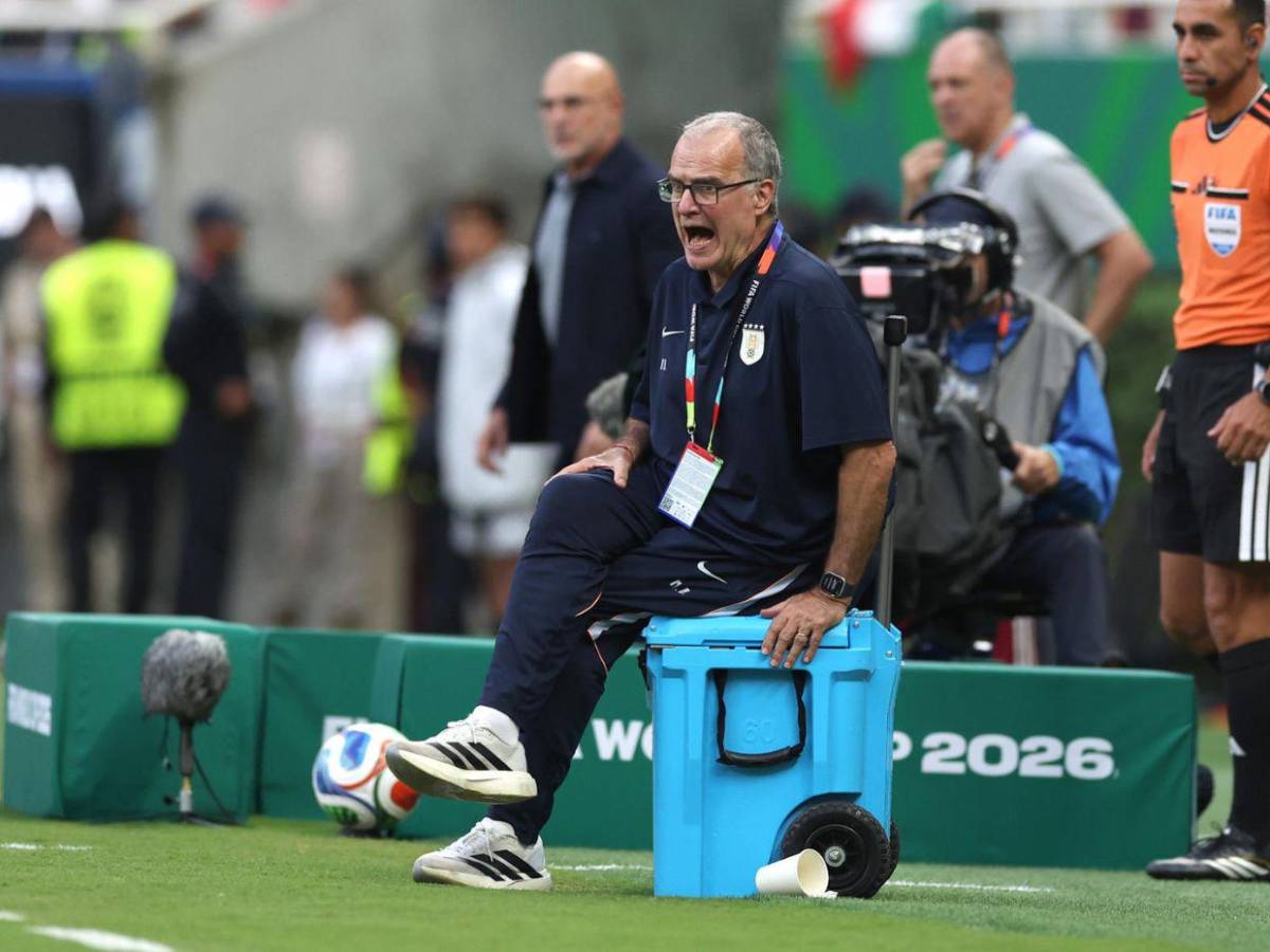 Caos mundialista: Uruguay, Marcelo Bielsa, peleas y una renuncia a la vista