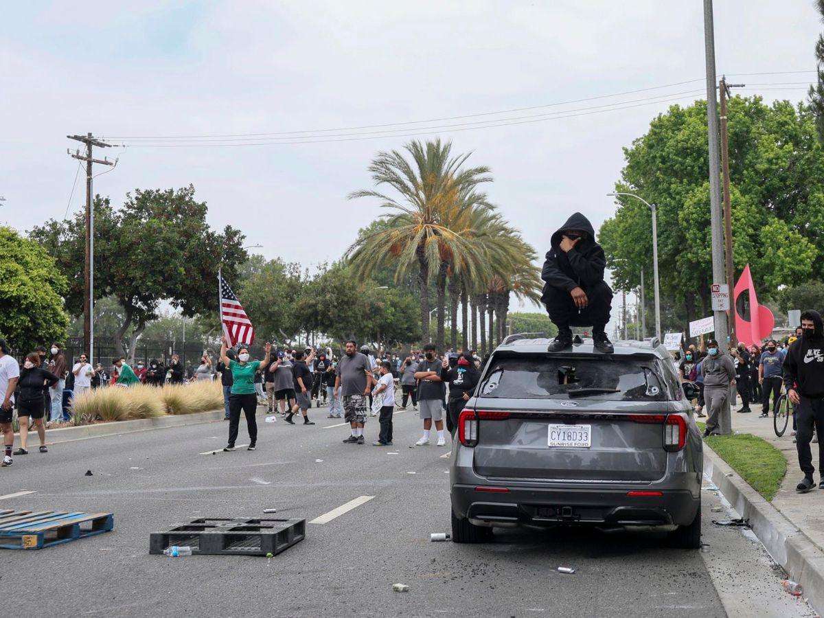 ¿Qué está pasando en Los Ángeles? Lo que se sabe de las redadas y protestas de migrantes