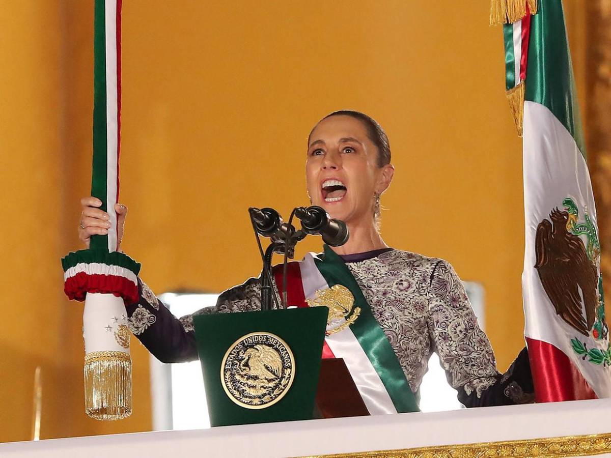 Zócalo desbordado, la mayor plaza pública de México vibra al grito de ¡Viva la independencia!
