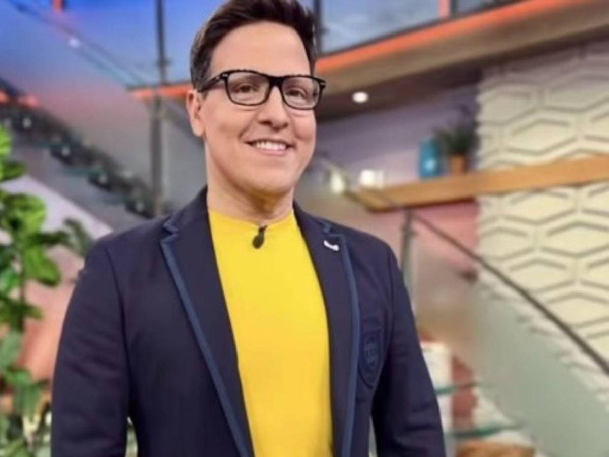 Raúl González de Despierta América revela su orientación sexual tras la muerte de su padre